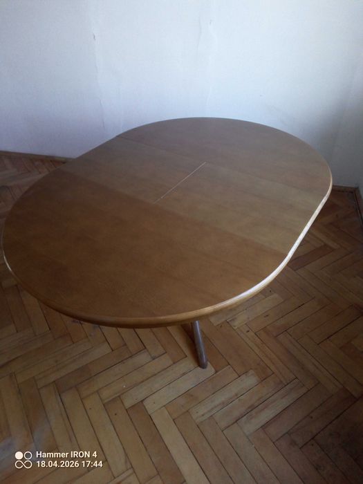 Stół okrągły rozkładany + 3 krzesła