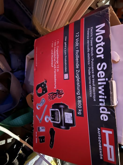 Wyciagarka 13600kg 12V