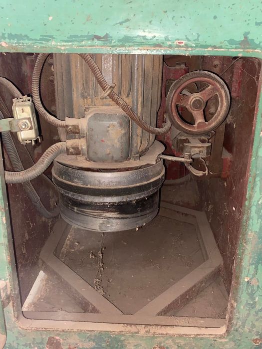 Frezarka dolnowrzecionowa GOMAD