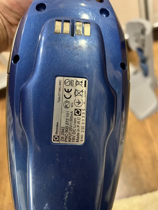 Пилосос electrolux ergorapido plus 18v замінено новий акб