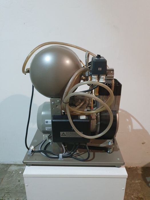 Kompresor bezolejowy Ekom DK50-10Z