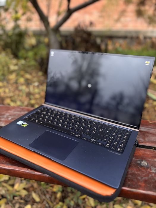 Продам Стильний Asus ZenBook 15 UX533FD | i7-8565U • 8GB • GTX 1050 •