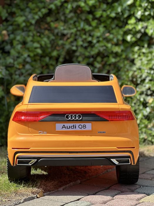 Дитячий електромобіль Audi Q8  12V | 2×35 W  пульт 2.4G На акумуляторі