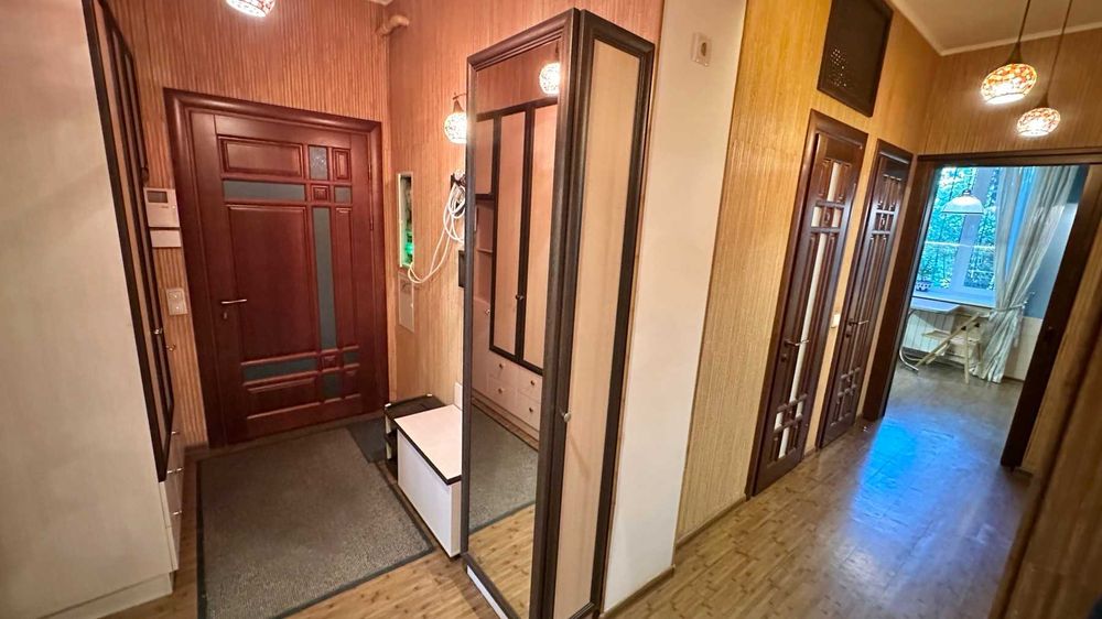 Без% Фото реальні 3к (або 2к за27тис) розд Липки м Печерська Кловська