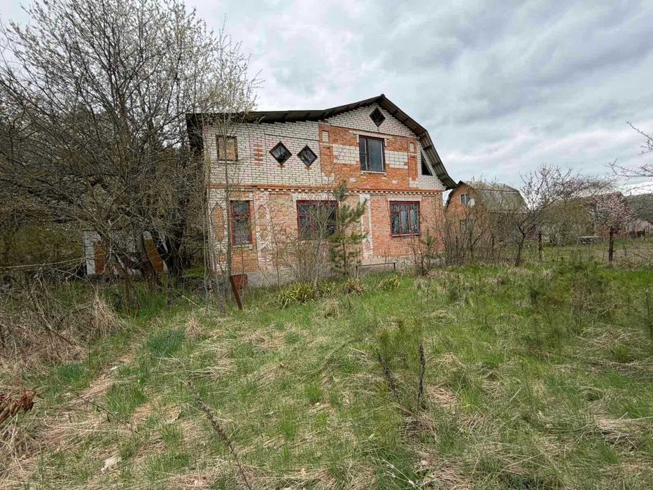 Продаж дачі, збудованої під житло, у селі Сальник