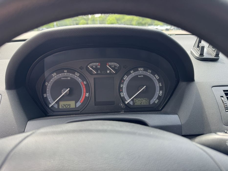 Skoda Fabia 2006 VIN TMBGC46Y27B451438 фото оголошення 10 з 24