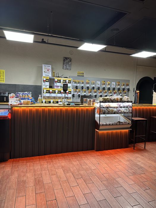 Продаж 200 м2. під магазин, клініку, офіс. Фасад !