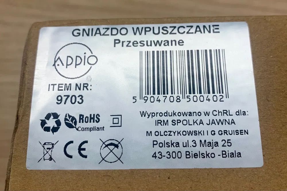 Meblowe gniazdo elektryczne przesuwne