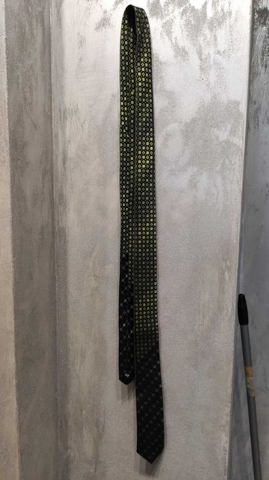 krawat zielono czarny, jak nowy.