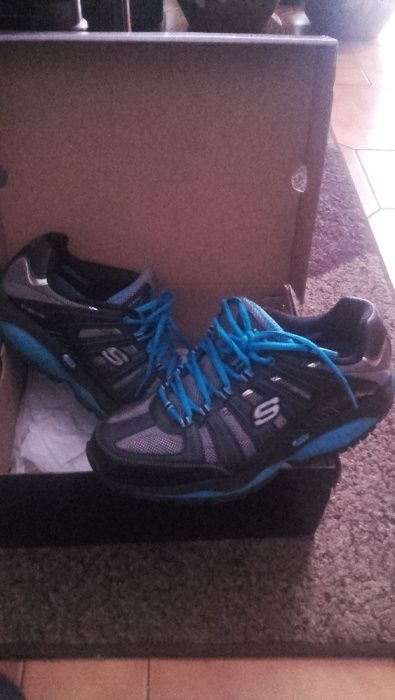 Vende-se sapatilhas novas