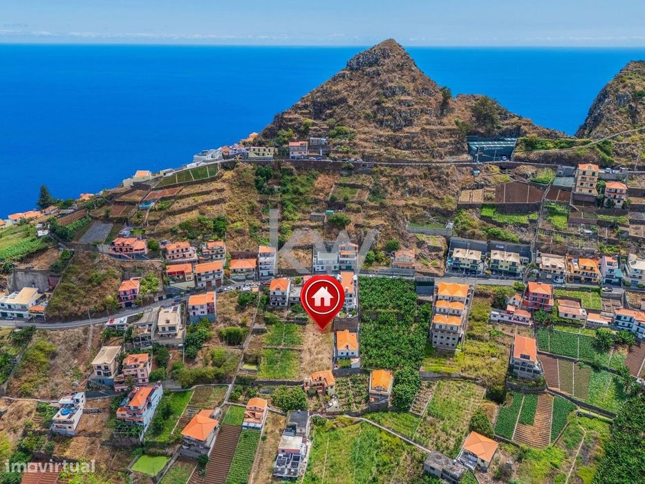 Land Plot of 1,135 M² for a Perfect House | Caldeira | Câmara de Lobos | Madeira