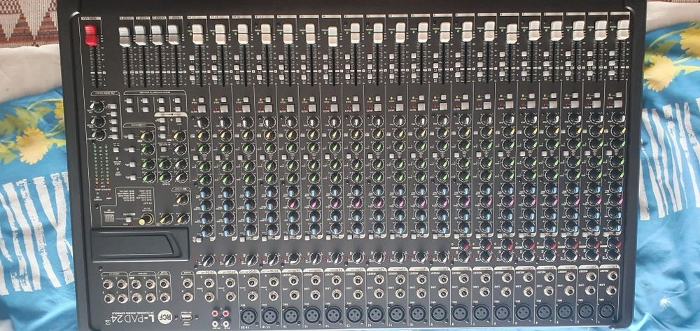 Микшерский пульт RCF L- Pad 24cx 24