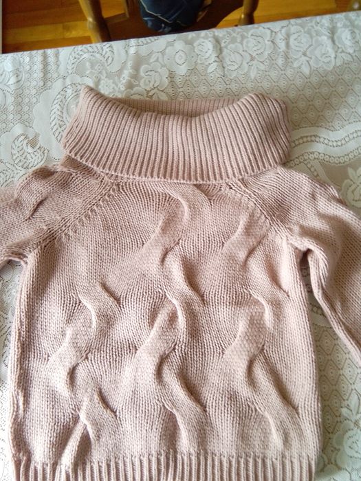 Swetry damski z golfem