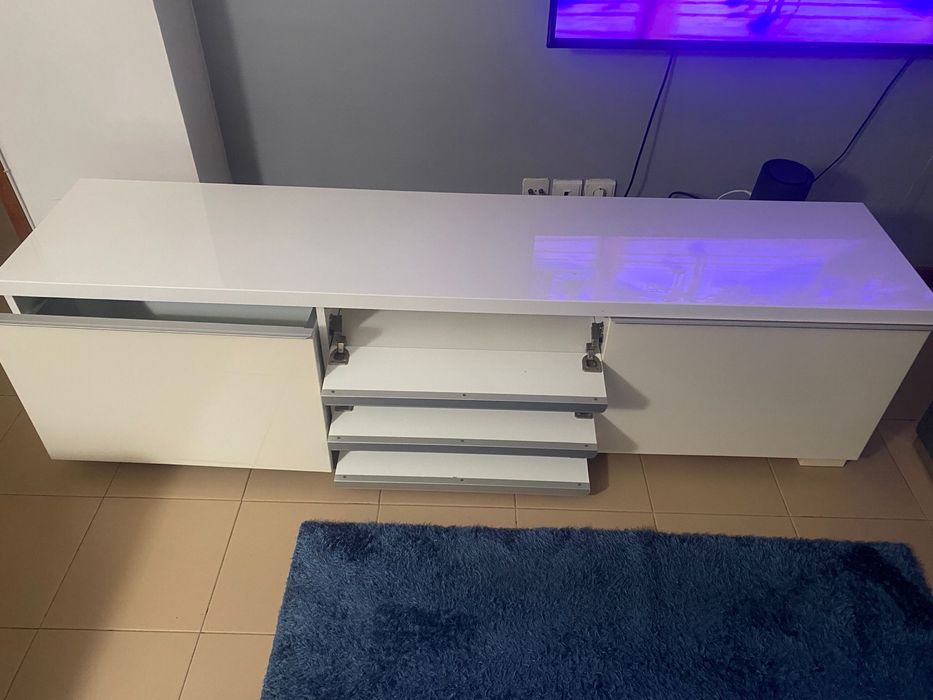 Móvel de TV em ótimo estado