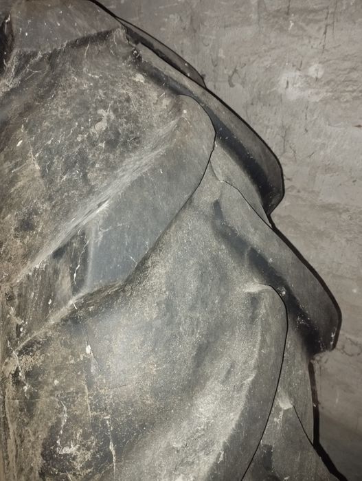 Podnośnik ursus zetor opona 18.4x34