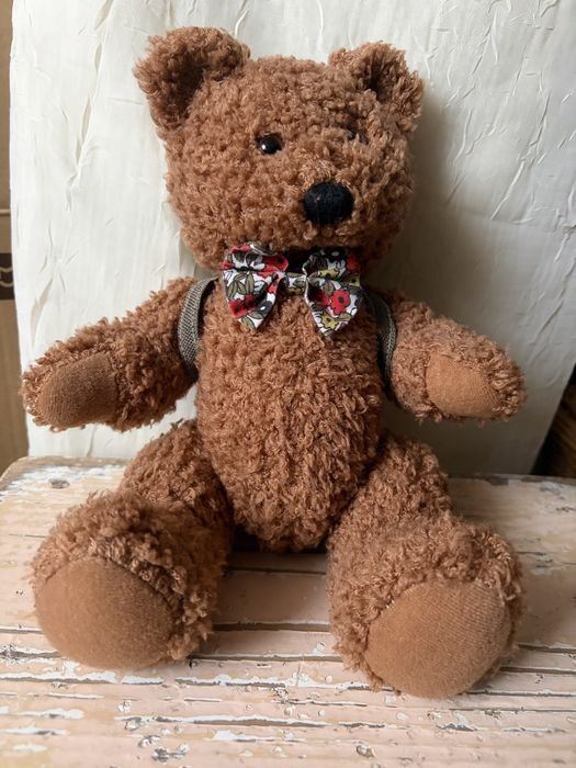 Miś pluszowy z plecakiem