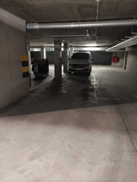 Miejsce postojowe w garażu, ul. Przewóz 32H i 32J, DOSTĘPNE OD ZARAZ