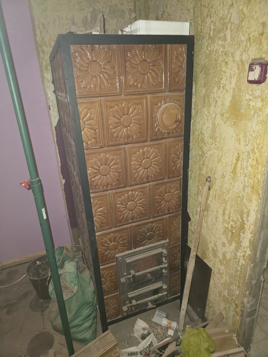 Piec kaflowy. Poddam za darmo. W zamian za rozebranie