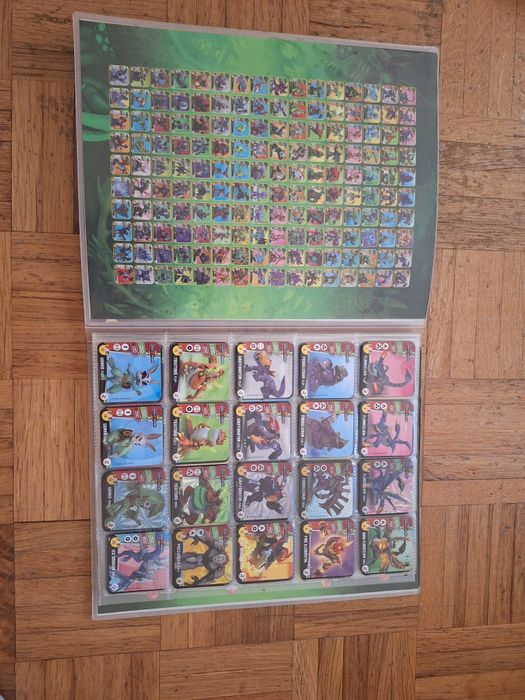 Invisimals Notebook: The Resistance (Tazos) – Complete64553258442626121