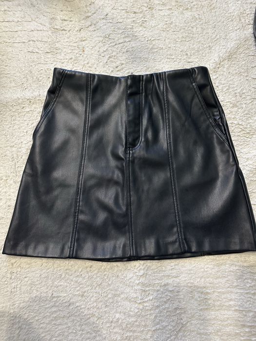 Спідниця з екошкіри zara