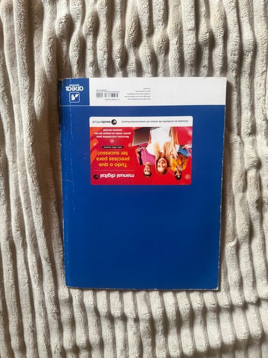 Manual e caderno de exercícios de história 8° ano