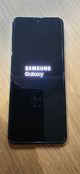 Samsung Z Flip5 5G 512GB - Desbloqueado - Dual Sim