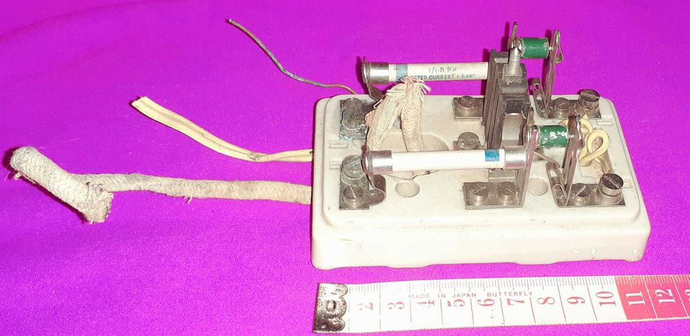 Disjuntor Antigo em Porcelana 5 fotos