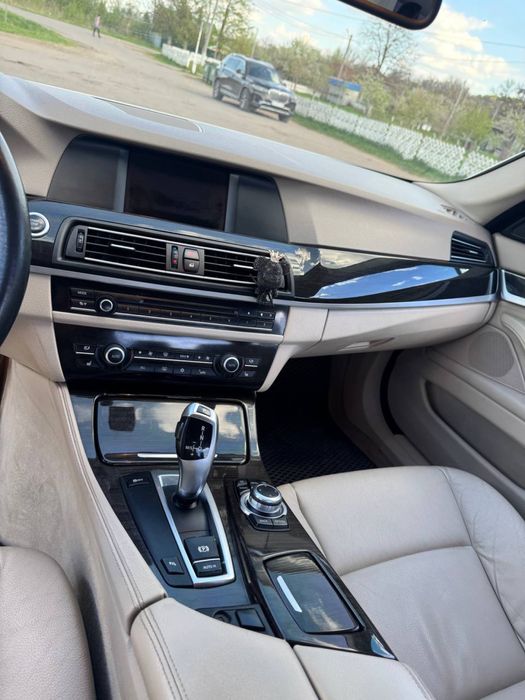 Bmw F10 523i ідеальний стан Официальная не Америка