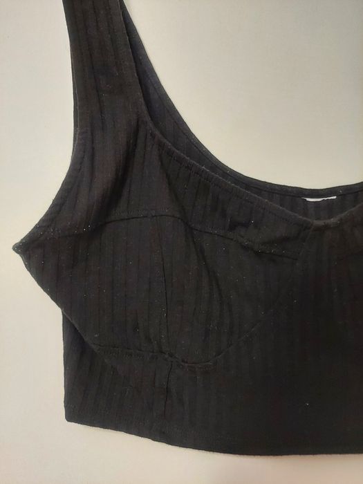 Top czarny krótki H&M plus size S-ok. 47cm, D-ok. 23 cm