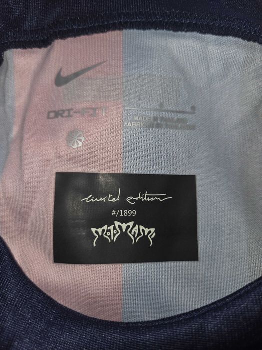 Camisola Barcelona x Rosalia Motomami