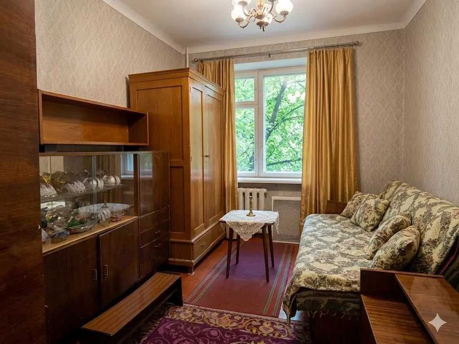 Продаж 3 кімнатної квартири 51 м2 поверх 3/5 Панельний. Хрущовка р-н Алмазний № 21381