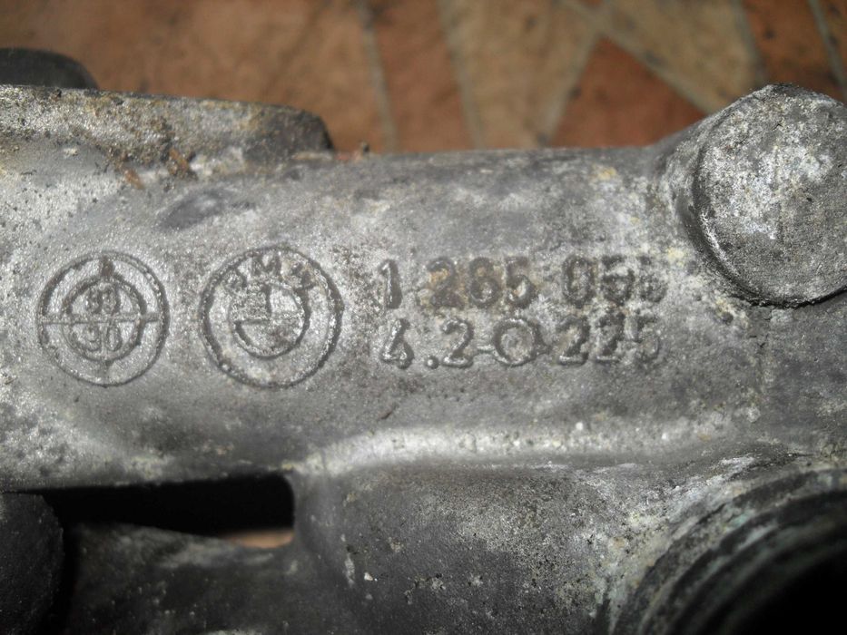 BMW E34 obudowa termostatu oryginał