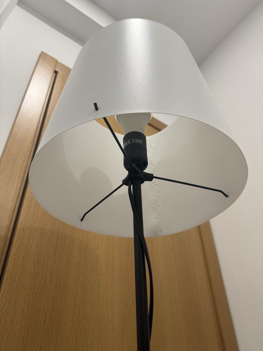 Candeeiro de pé IKEA