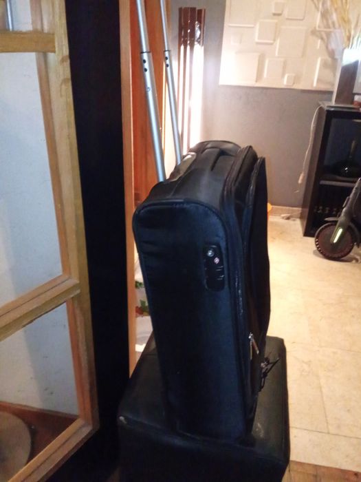 Mala trolley em bom estado