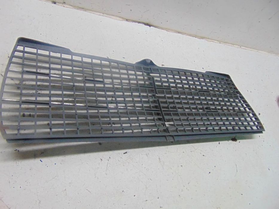 Mercedes W124 Grelha interior " nova de stock antigo