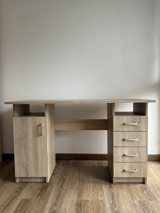 Biurko JYSK EVETOFTE 125x60 cm jasny dąb – bardzo dobry stan