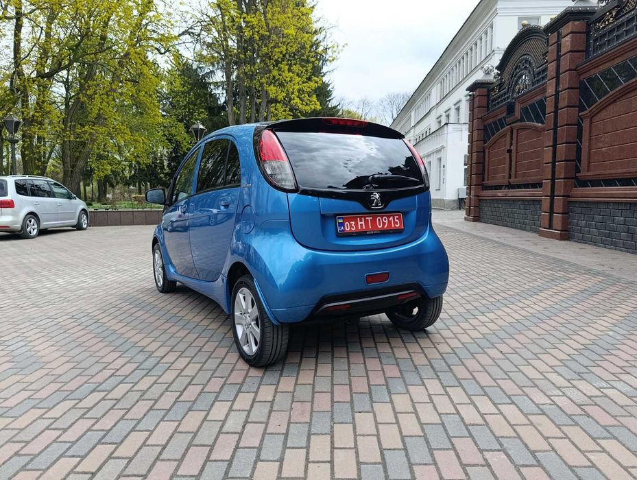 Peugeot iOn Електро 2012
