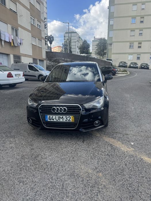 Audi A1 em perfeito estado bancos de couro e teto solar