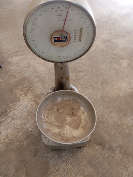 Vendo esta balança muita bonita bom estado