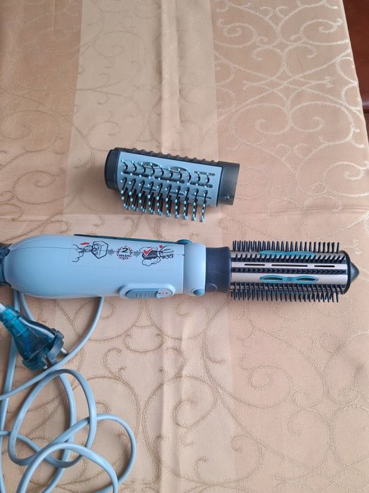 Фен-щітка для волосся PHILIPS.