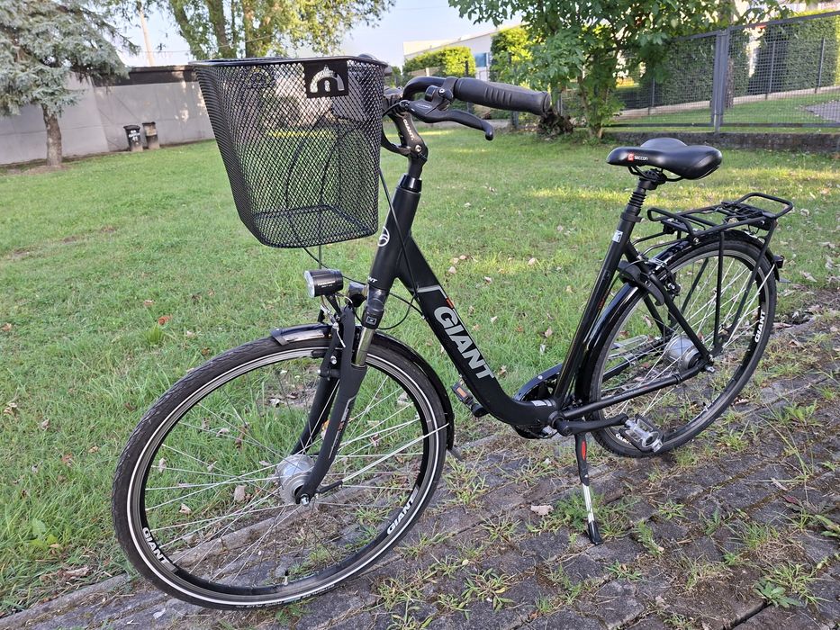 Rower Giant kola 28