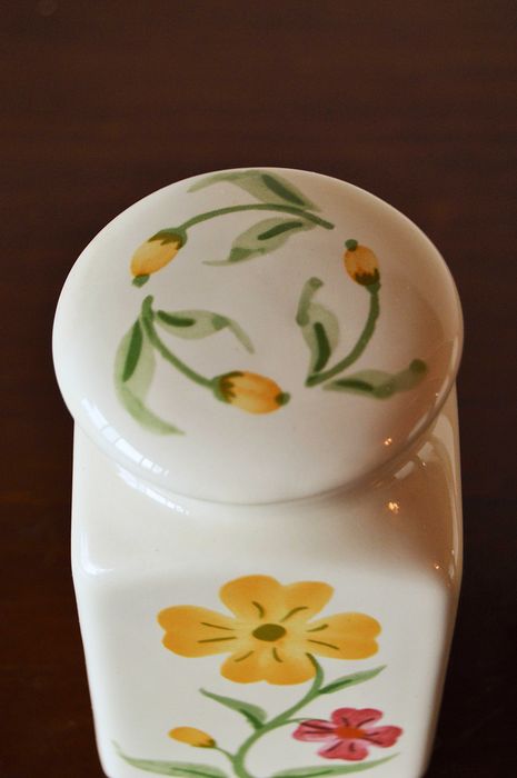 Set of 7 Ceramic Pots.64297548284163124