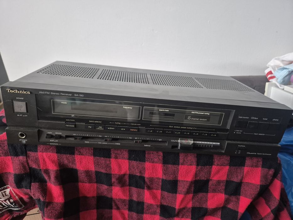 Wzmacniacz Technics uszkodzony