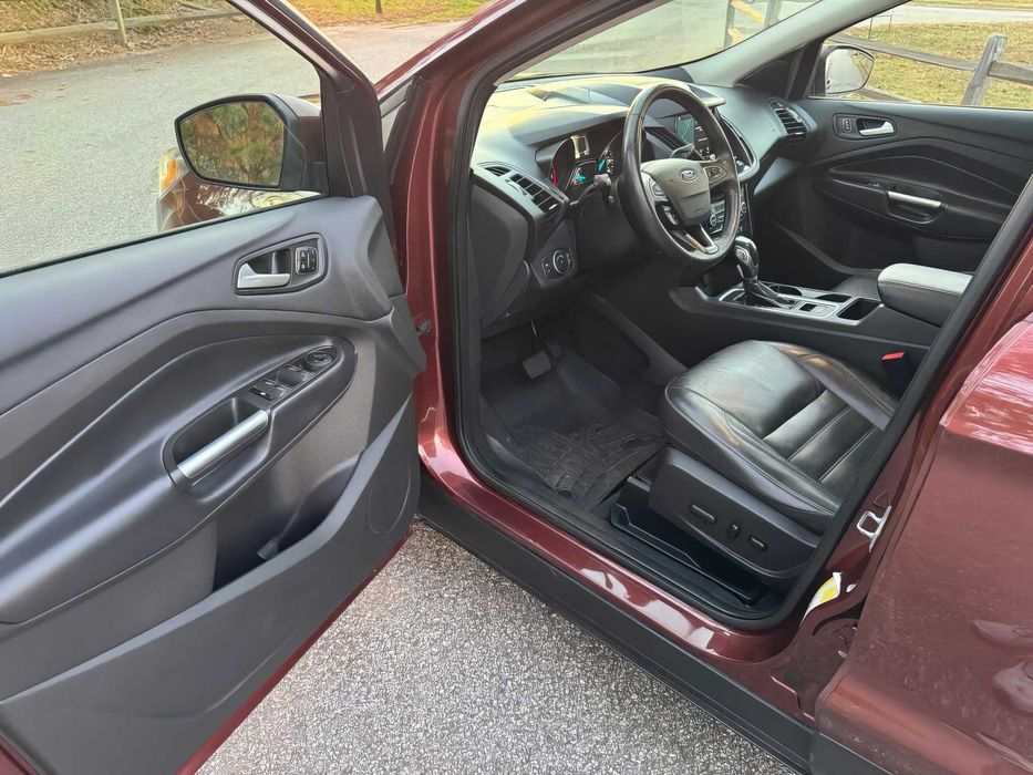 Ford Escape Titanium      2018