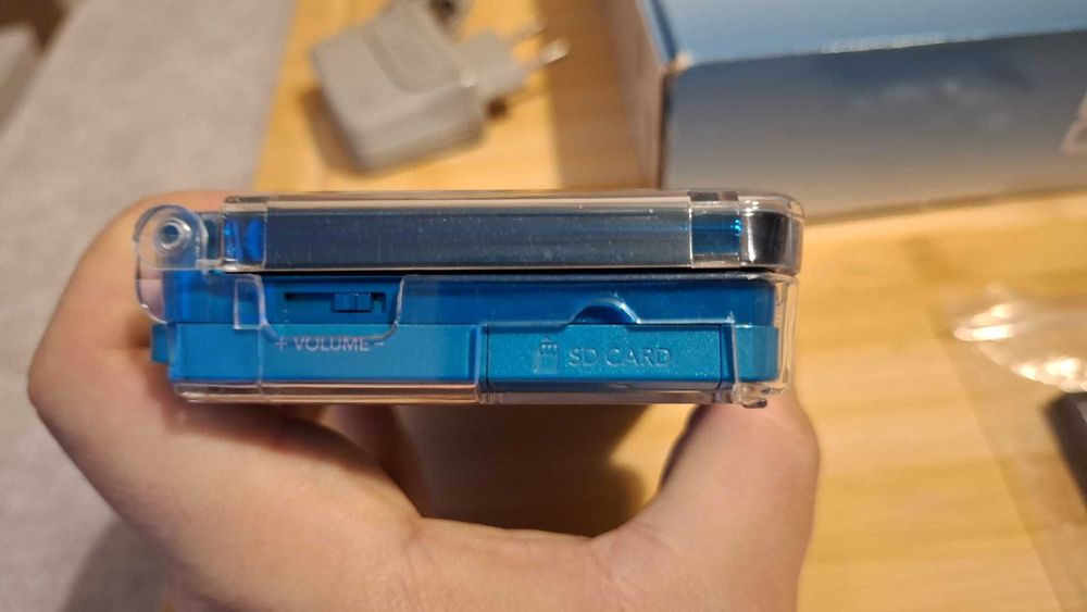 Nintendo 3DS desbloqueada + caixa original e acessórios