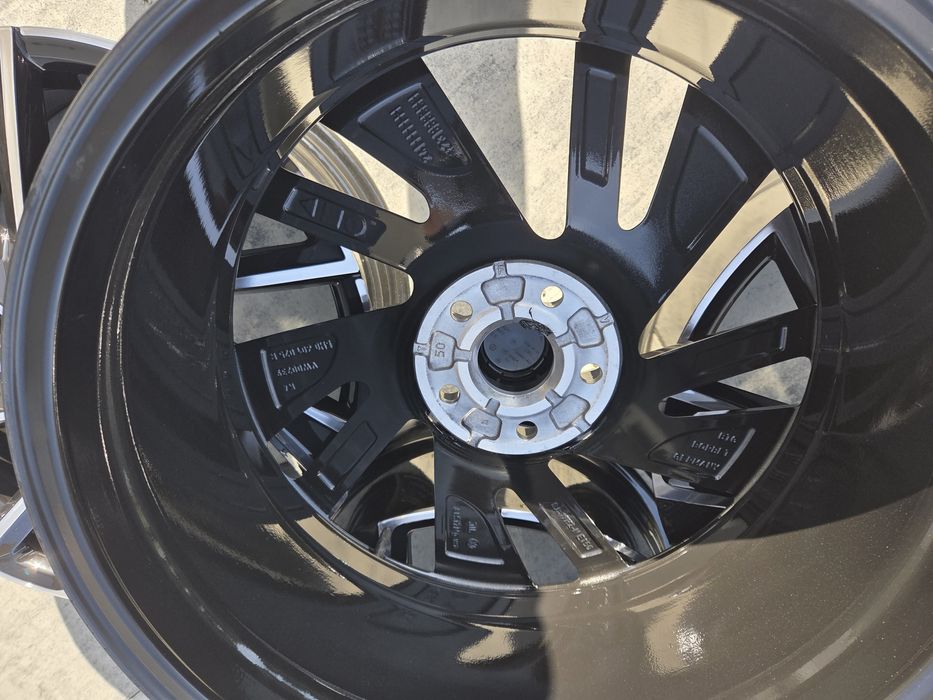 JAK NOWE Felgi Oryginalne VW GOLF 19” Adelaide ET50  5H0