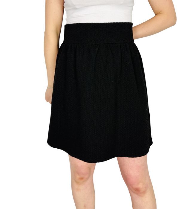 Czarna rozkloszowana spódnica z talią L 40