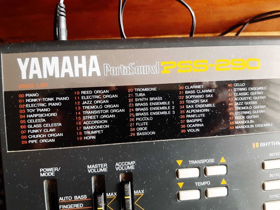 Teclado Musical YAMAHA PortaSound PSS-29O