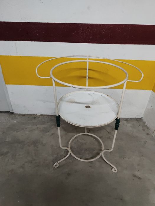 Armação de lavatório antigo