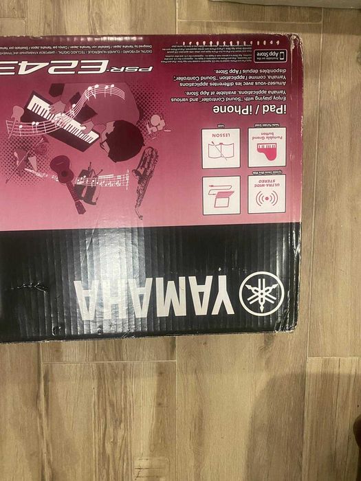 Teclado eletrónico Yamaha PSR E243 com suporte